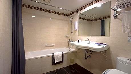 Economy Double Room with No Window
