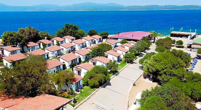 Maya Bistro Hotel & Beach