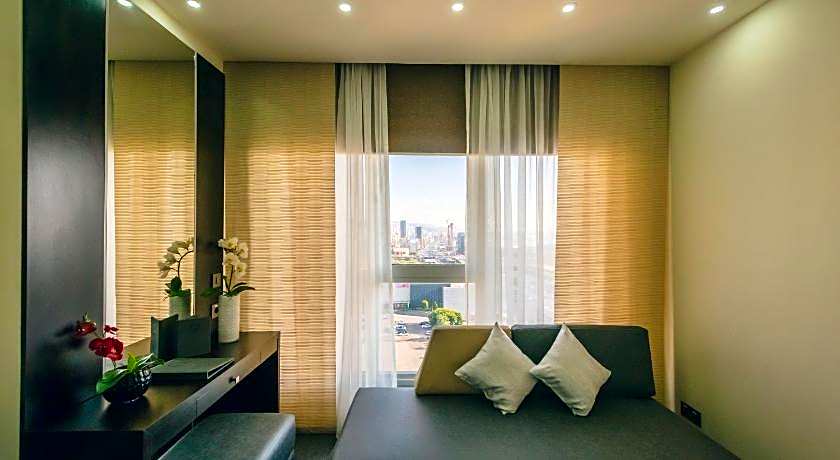 LOUIS V HOTEL LEBANON