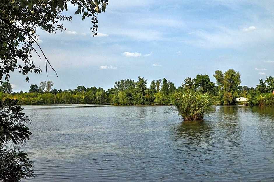 Antal-tavi Fogadó és Horgászparadicsom