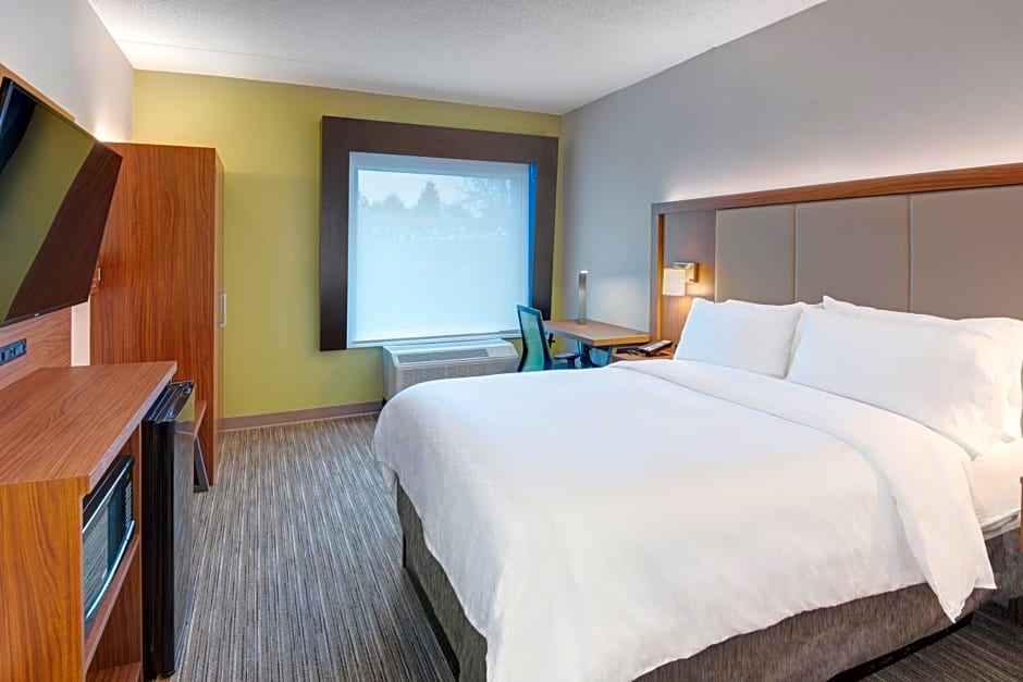 Holiday Inn Express & Suites West Long Branch - Eatontown