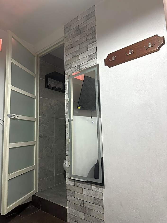 Casa Vázquez , "Como en casa" , hospédate con nosotros y recibirás una atención personalizada, servicio y confort nos distingue.