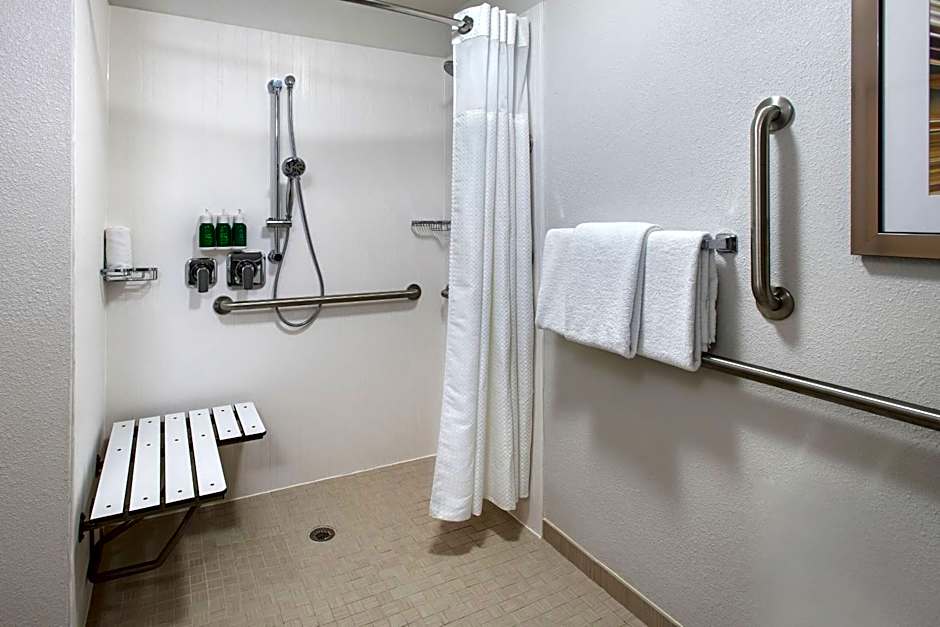 Courtyard by Marriott Lincroft Red Bank