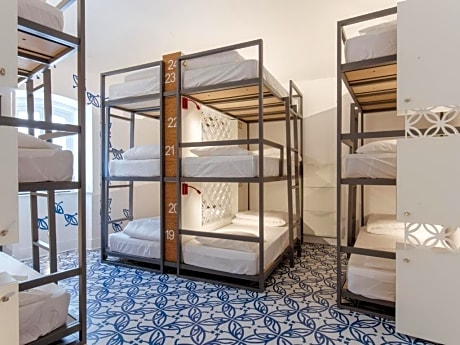 Bed in 12-Bed Mixed Dormitory Room