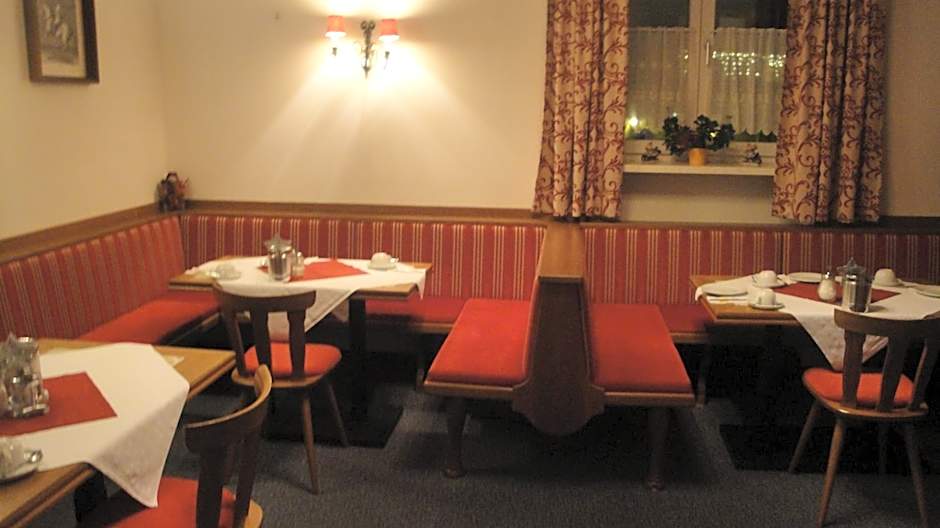 Pension Dorfplatzl – Fusch an der Grossglocknerstrasse, MN