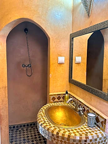 Quadruple Room with Private External Bathroom