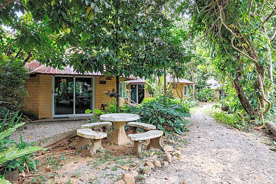 Baandin Chiewlarn Resort