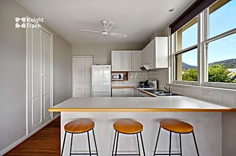 Apartment with Garden View