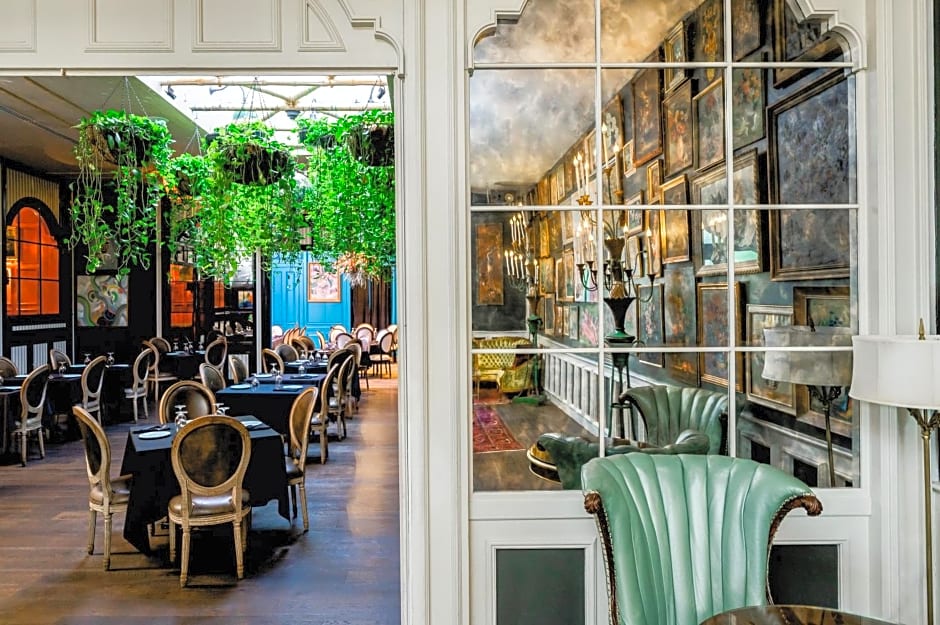 Pontchartrain Hotel St. Charles Avenue