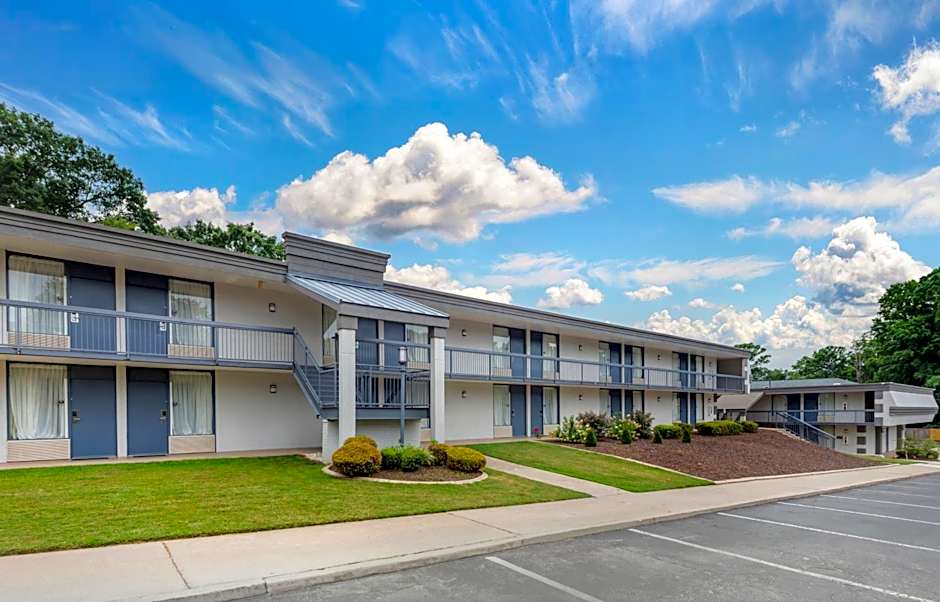 Clarion Pointe Morrow - Atlanta South