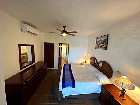 One-Bedroom Suite with Kitchenette