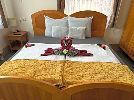 Twin Room with Bathroom