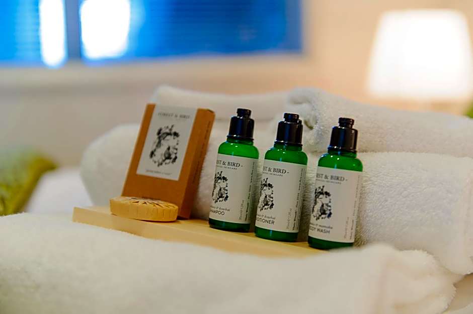 Crow's Nest Apartments