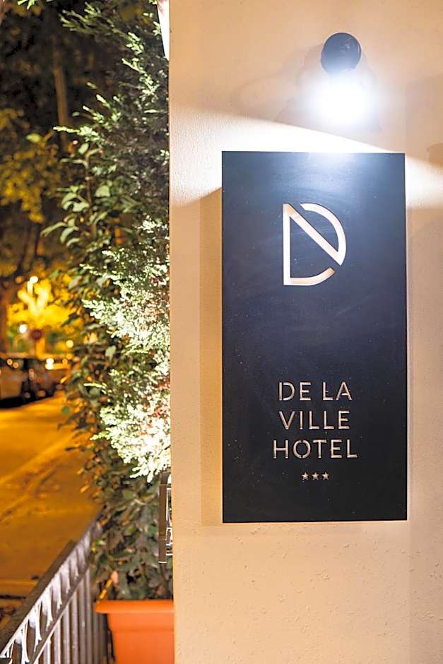 De La Ville Hotel