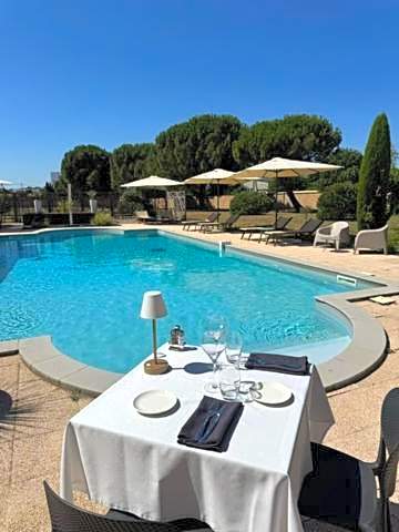 Sous Les Pins
