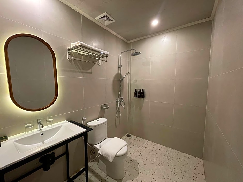 Azana Essence Sanggabuana Bogor