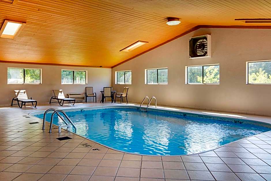 Quality Inn & Suites Metropolis I-24