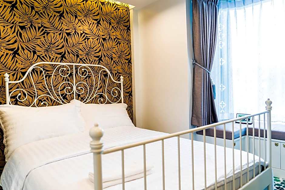 The LOL Elephant Hostel