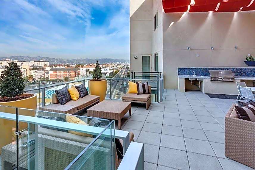 Luxury 2 Bedroom 2 Bathroom With Fitness Center and Pool