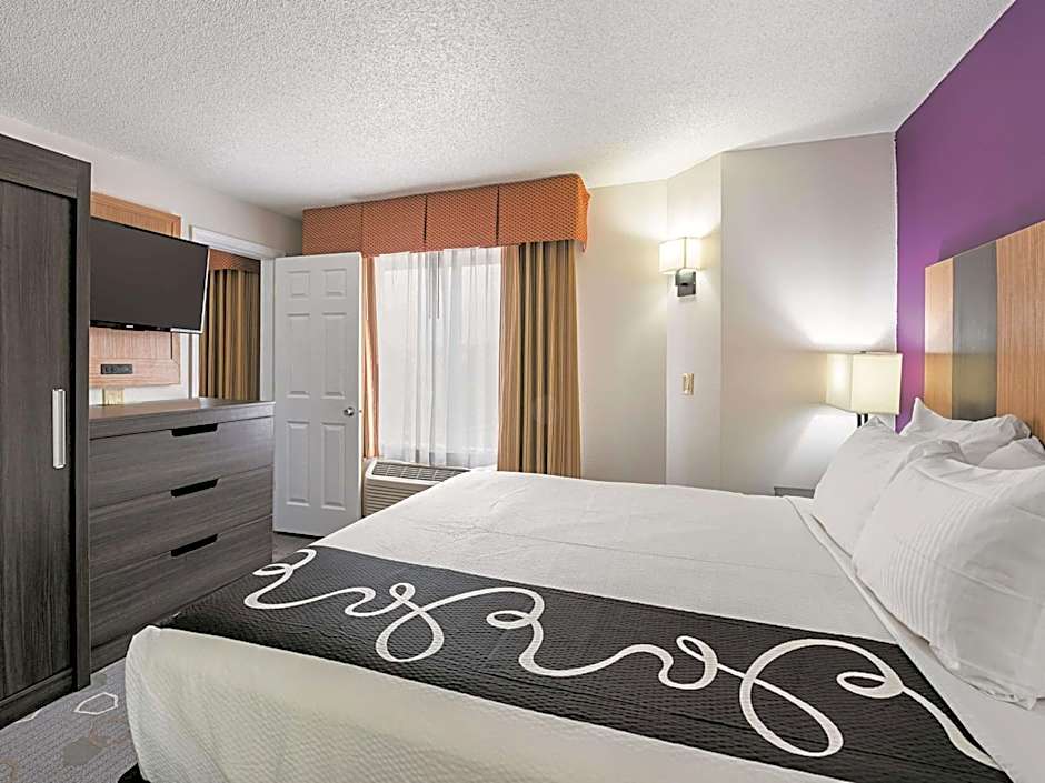 La Quinta Inn & Suites by Wyndham Minneapolis Northwest