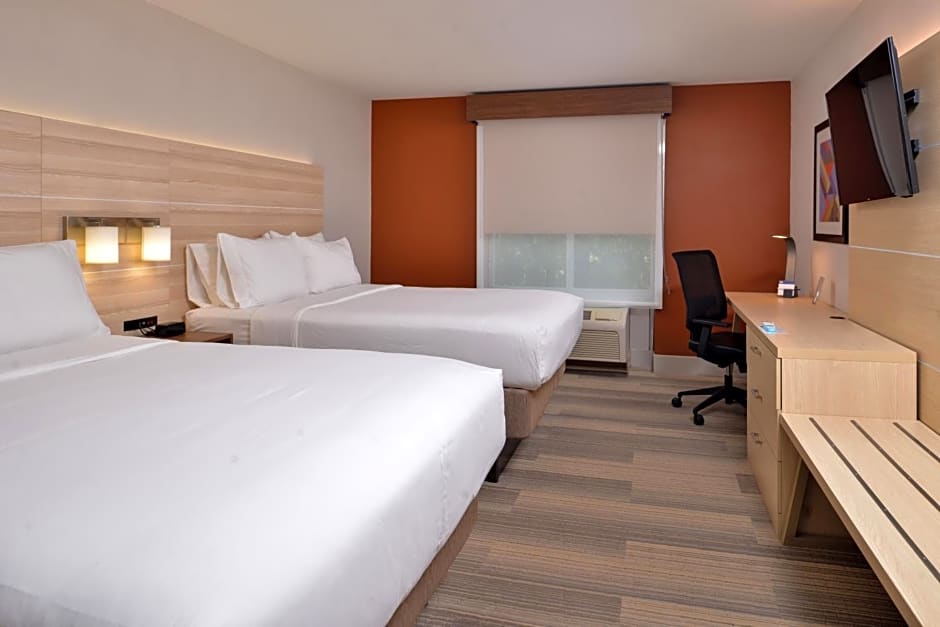 Holiday Inn Express Hotel and Suites Cincinnati - Mason By IHG
