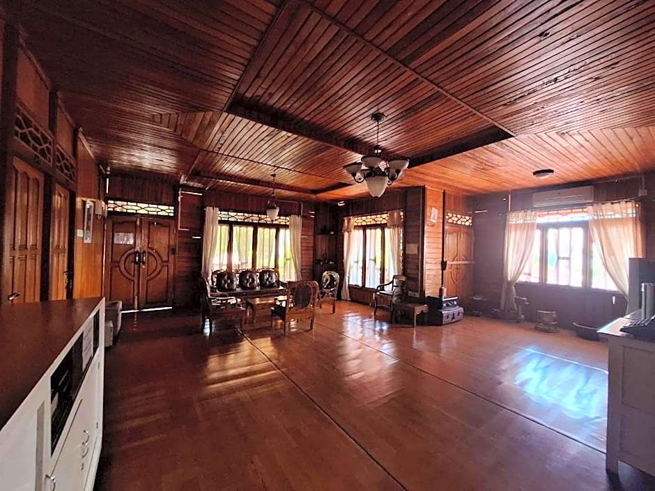 Palanta Roemah Kajoe Syariah Villa