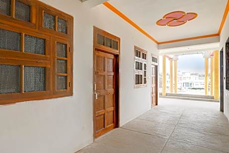 Super OYO 829830 HOTEL SK