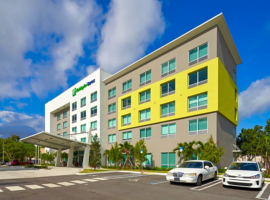 Holiday Inn Express Doral Miami