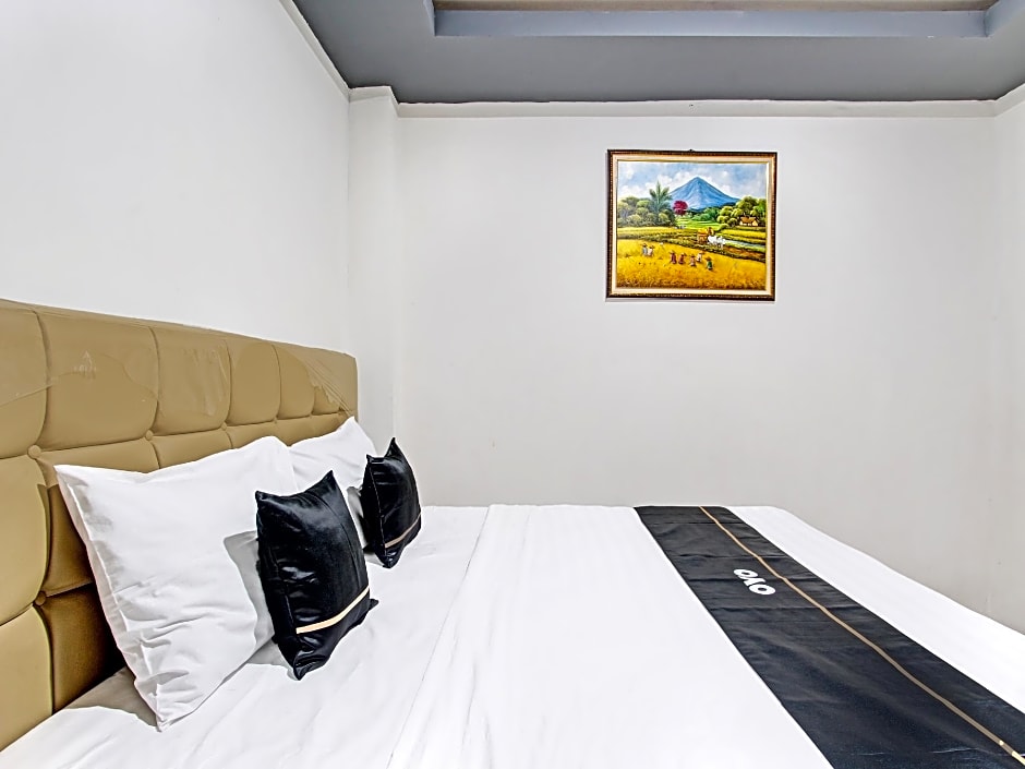 Capital O 92819 Pm Indah Hotel