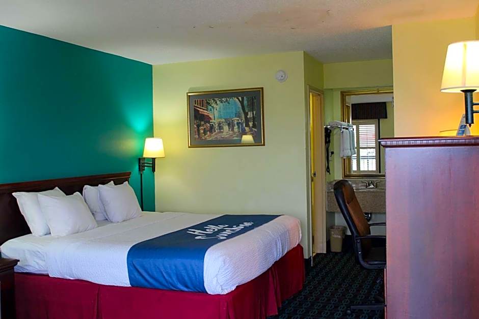Days Inn by Wyndham Marianna