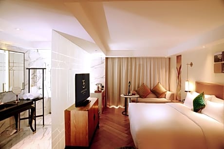 DOUBLE EXECUTIVE KING BED