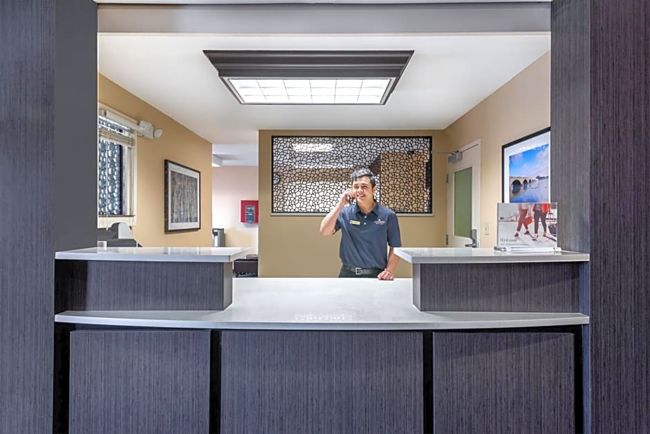 Candlewood Suites Sterling By IHG