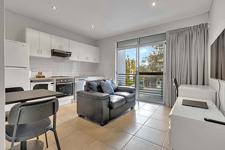 Mawson Lakes Hotel
