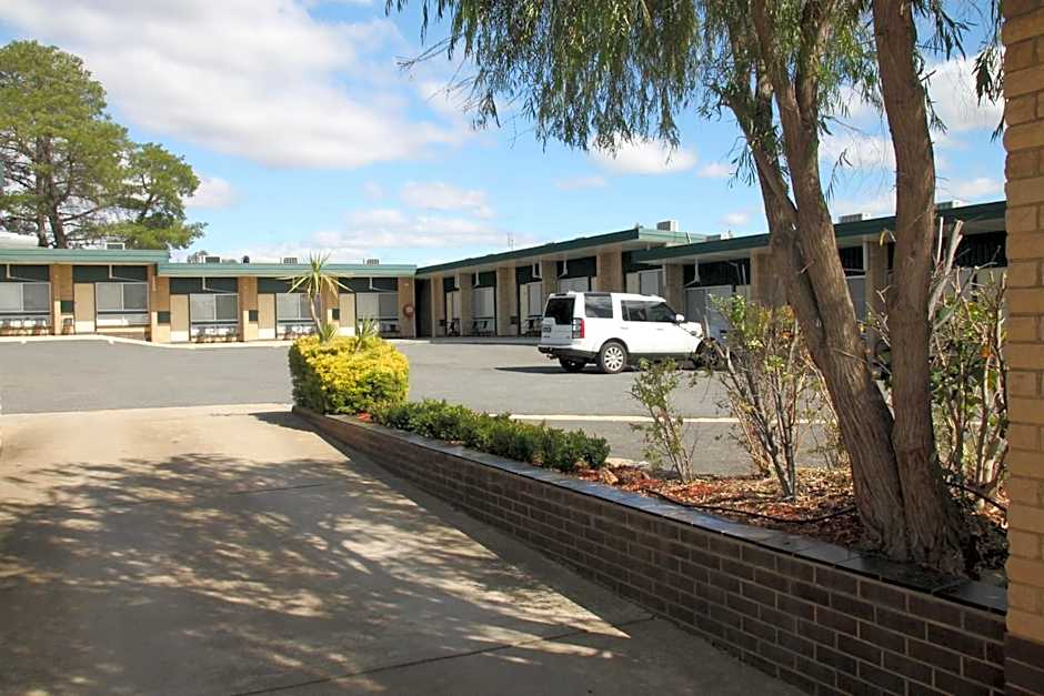 Hi Way Eight Motor Inn