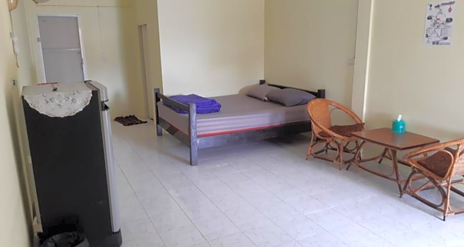 Pakchong hostel & wildlife tour