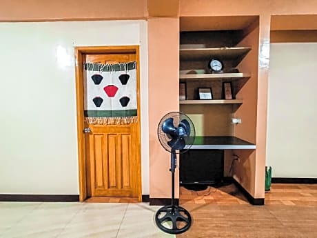 JO-ZA-NA's Hostel(bed and breakfast)