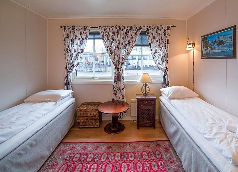 Mary-Ann's Polarrigg