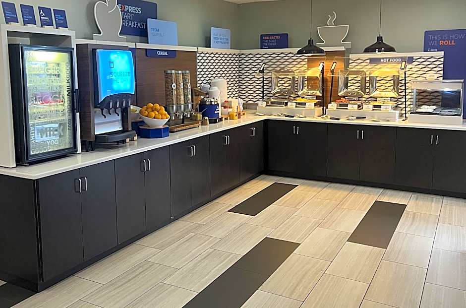 Holiday Inn Express Hotel & Suites Panama City-Tyndall By IHG