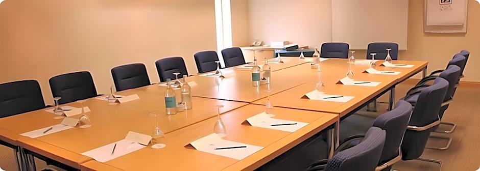 Warwickshire Park Hotel Kenilworth by Belvilla