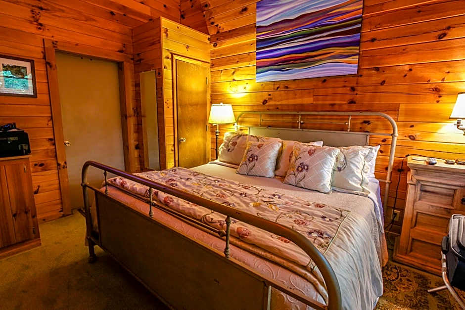 Mountainaire Inn and Log Cabins