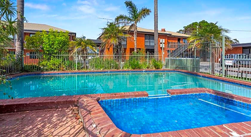 Apollo Bay Motel & Apartments