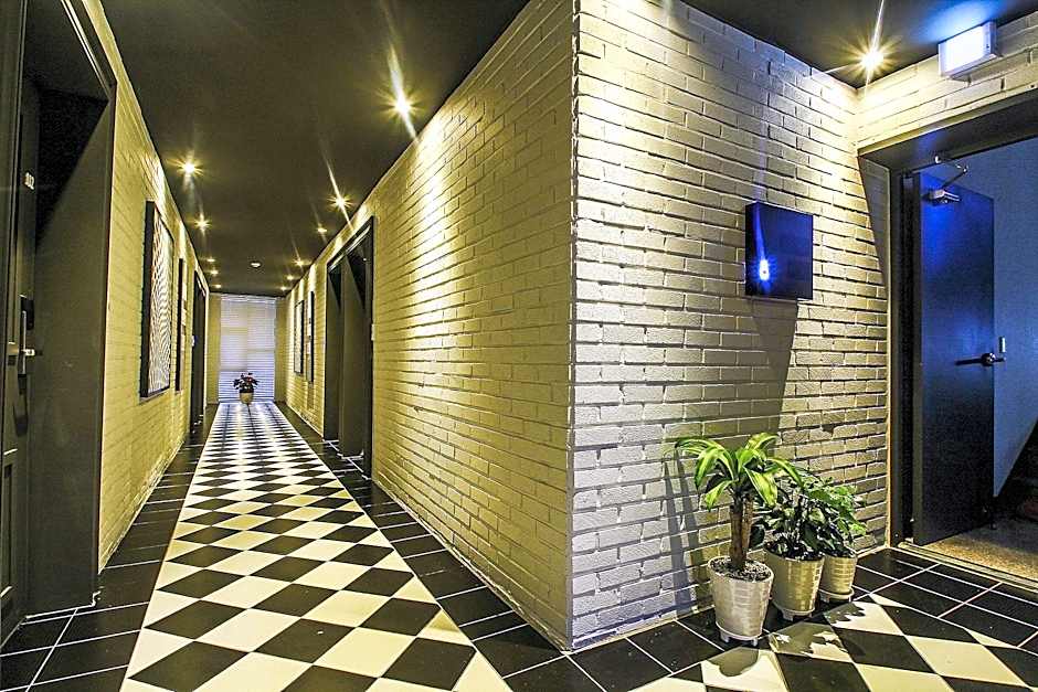 Brown Dot Hotel