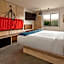 Slackline Moab, Outset Collection by Hilton