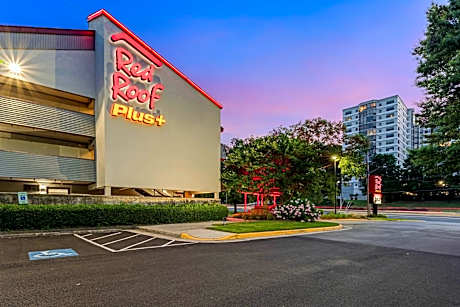 Red Roof Plus+ Washington DC Alexandria