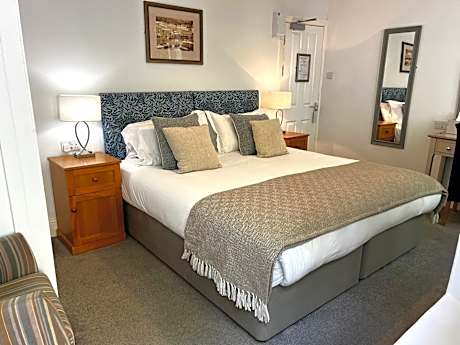 Inland Facing Double or Twin with Private Patio - No Dogs