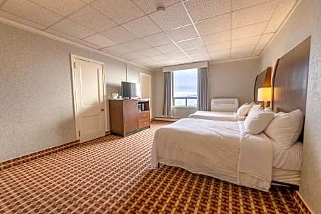 Double Room with Two Double Beds - Lake View