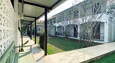 Baan Chiang Bed Lampang