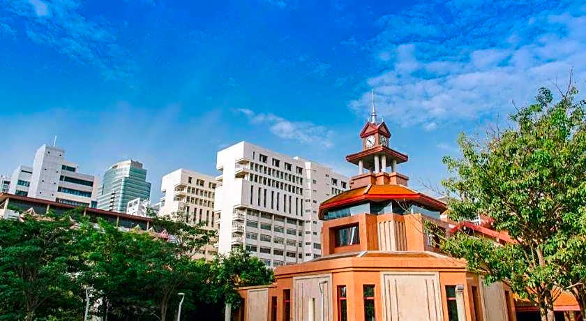 OYO 818 Suksomboon Residence