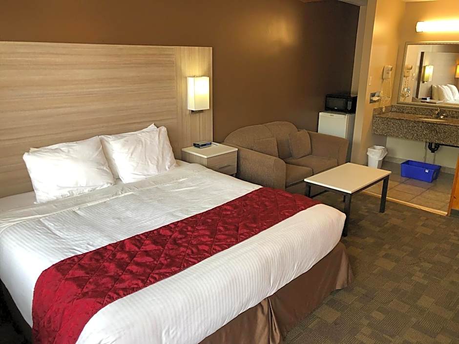 Knights Inn - Huntsville, ON