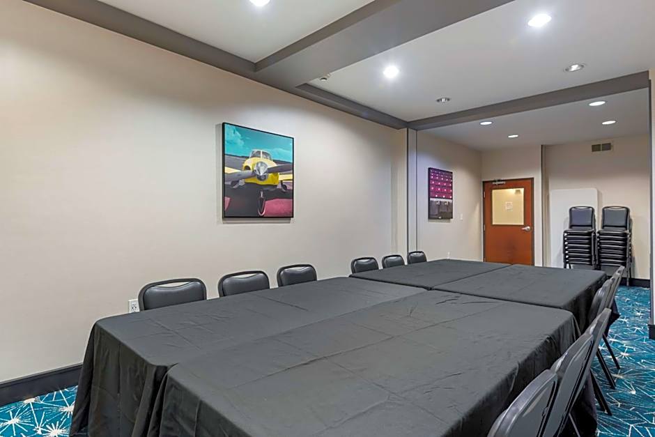 Best Western Plus Arlington North Hotel & Suites